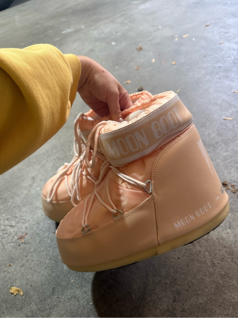 Moon Boot Women's Peach Pink Low Snow Boots